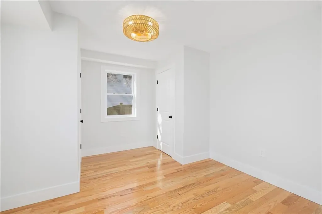 11 Gunning Court Middletown RI 02842