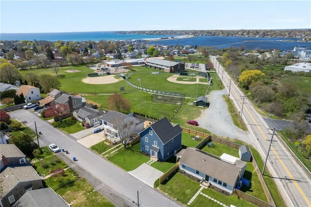 11 Gunning Court Middletown RI 02842