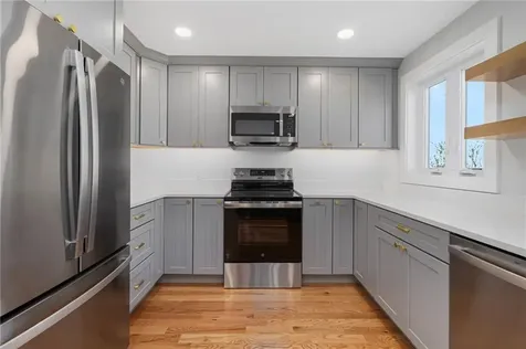 11 Gunning Court Middletown RI 02842