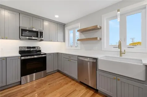 11 Gunning Court Middletown RI 02842