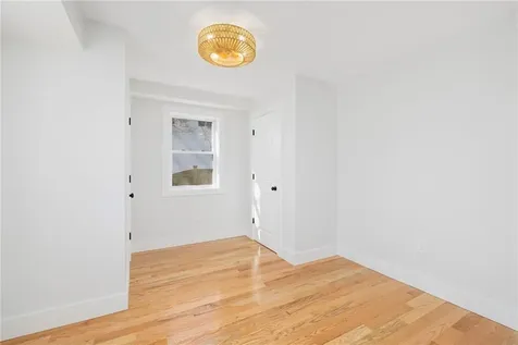 11 Gunning Court Middletown RI 02842