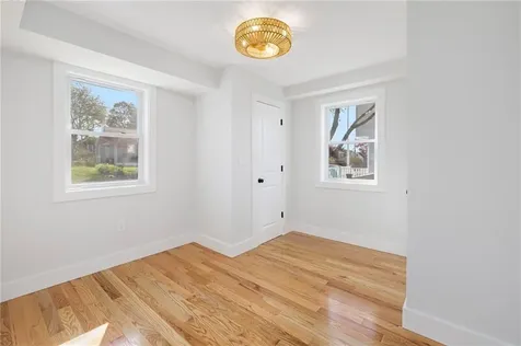 11 Gunning Court Middletown RI 02842