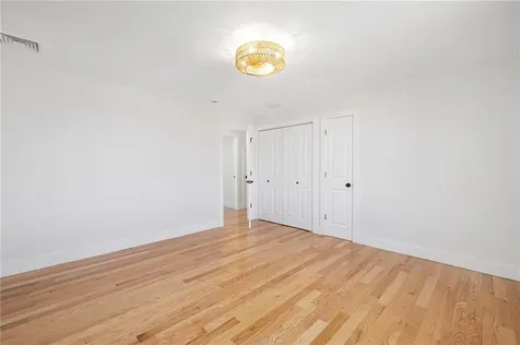11 Gunning Court Middletown RI 02842
