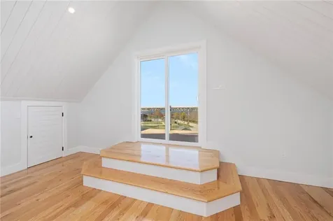 11 Gunning Court Middletown RI 02842