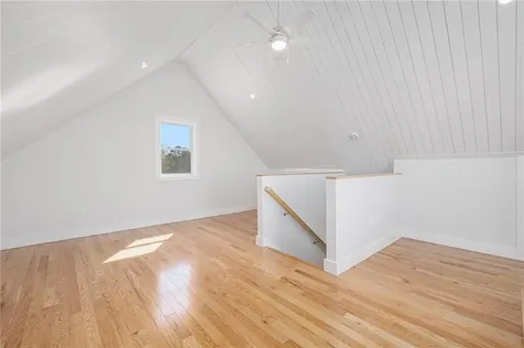 11 Gunning Court Middletown RI 02842