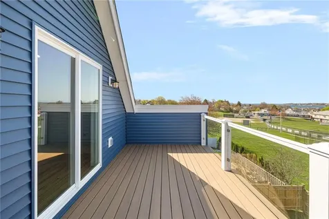 11 Gunning Court Middletown RI 02842