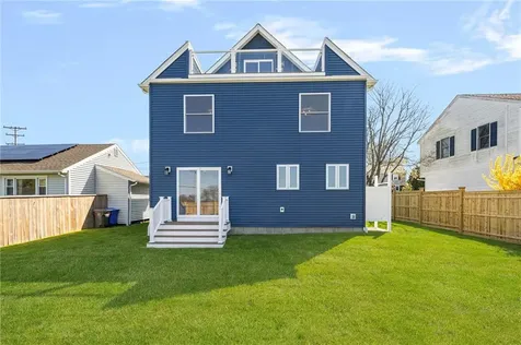 11 Gunning Court Middletown RI 02842