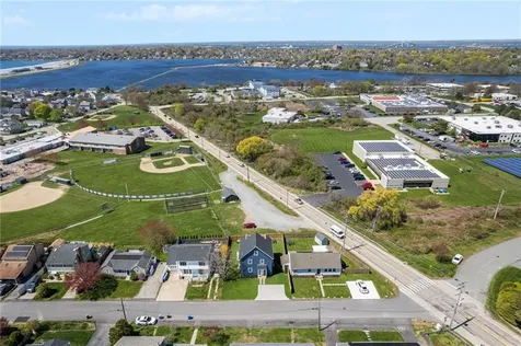 11 Gunning Court Middletown RI 02842