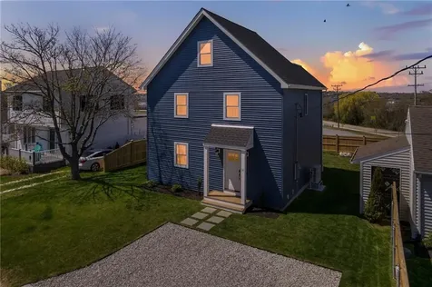 11 Gunning Court Middletown RI 02842
