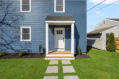 11 Gunning Court Middletown RI 02842