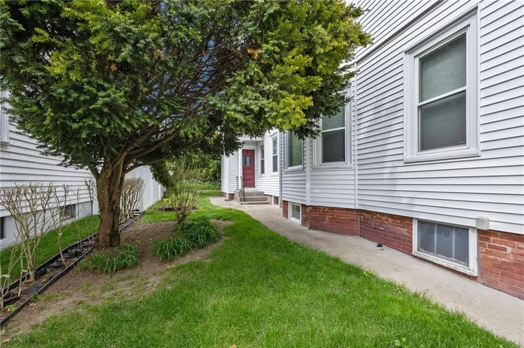 85 Blaisdell Avenue Pawtucket RI 02860