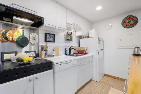 93 Old Succotash Road South Kingstown RI 02879
