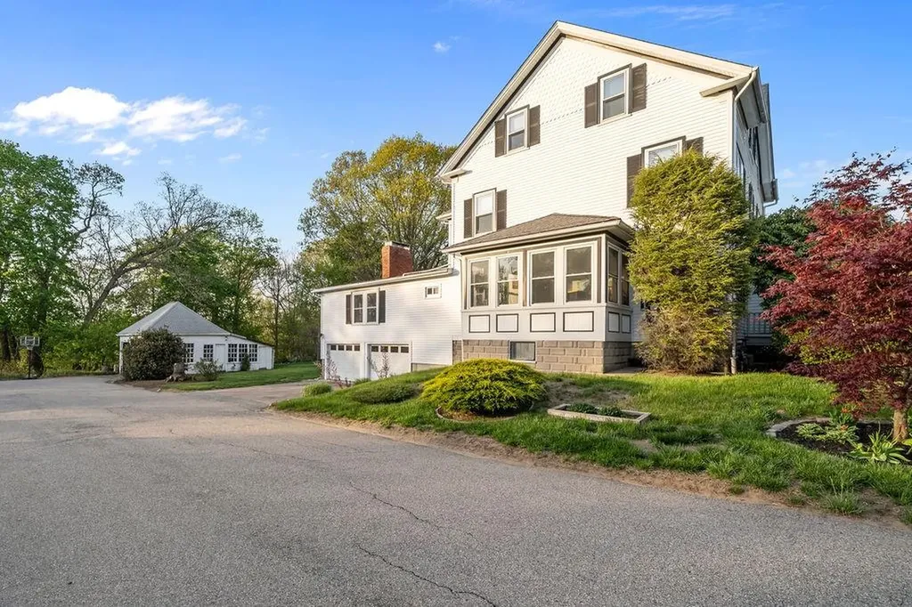 95 Saint Paul Street North Smithfield RI 02896