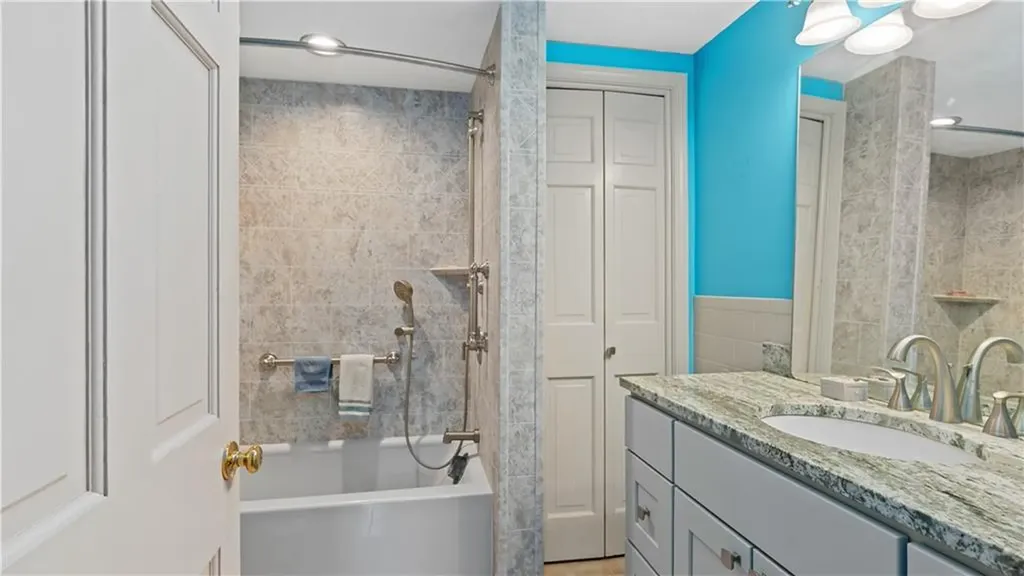 55 Fishing Cove Road North Kingstown RI 02852