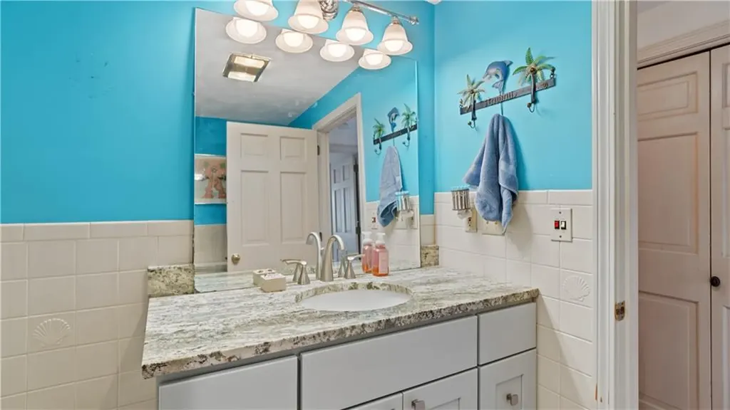 55 Fishing Cove Road North Kingstown RI 02852