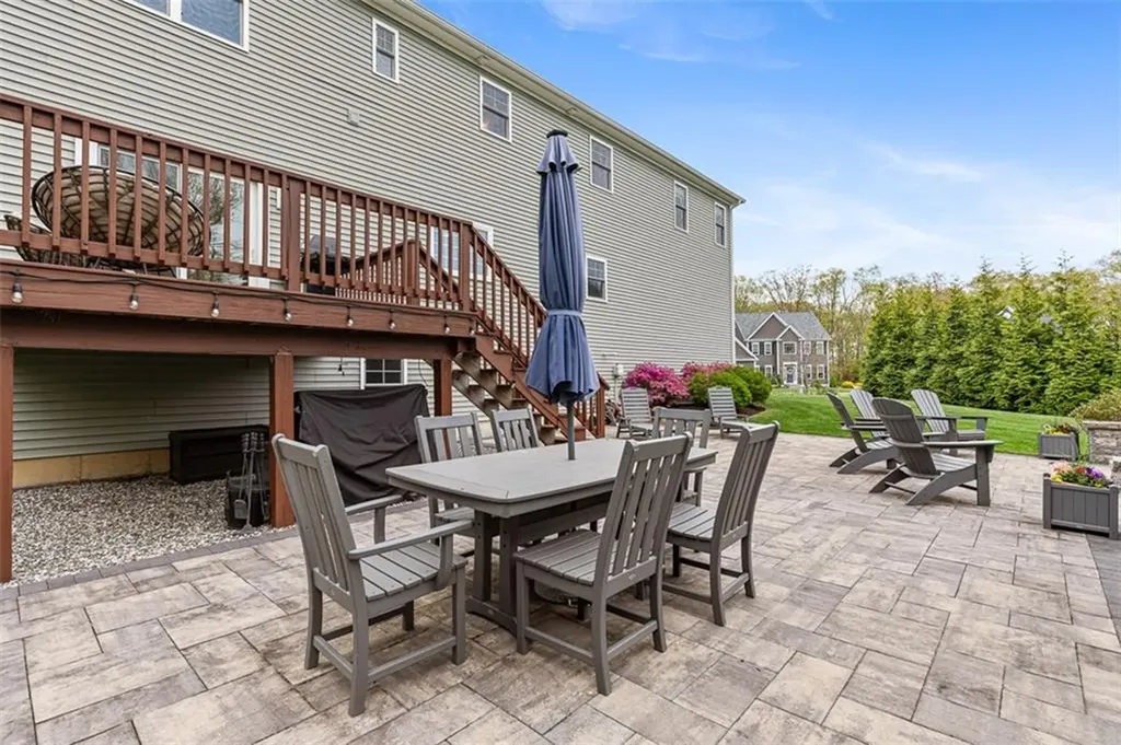76 Woods Lane Cranston RI 02921
