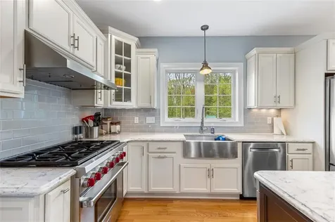 76 Woods Lane Cranston RI 02921