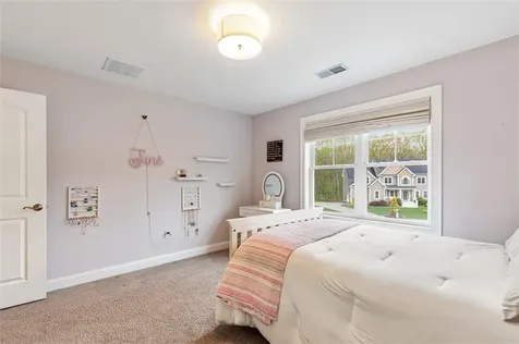 76 Woods Lane Cranston RI 02921