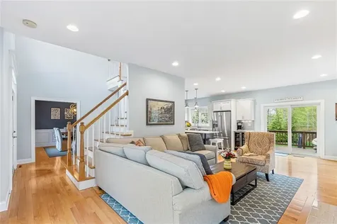 76 Woods Lane Cranston RI 02921