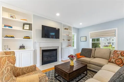 76 Woods Lane Cranston RI 02921