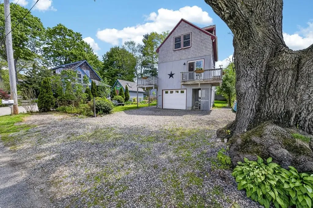 11 Johnson Avenue North Kingstown RI 02852