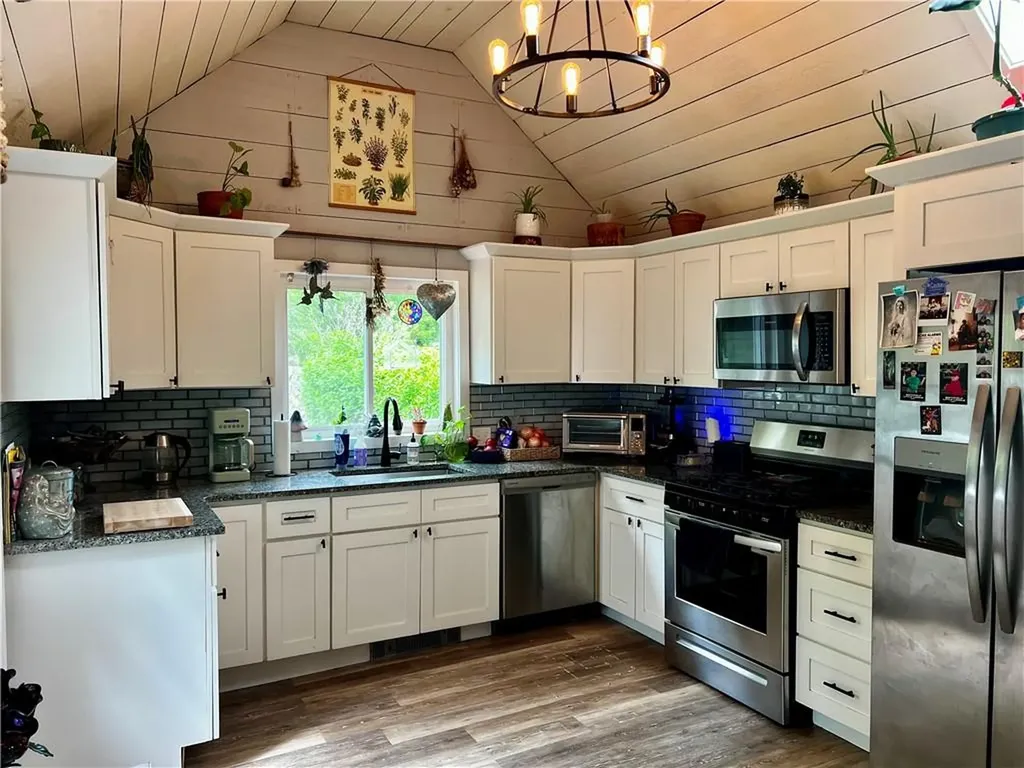 72 Farnum Pike Smithfield RI 02917