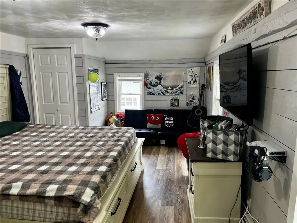 72 Farnum Pike Smithfield RI 02917