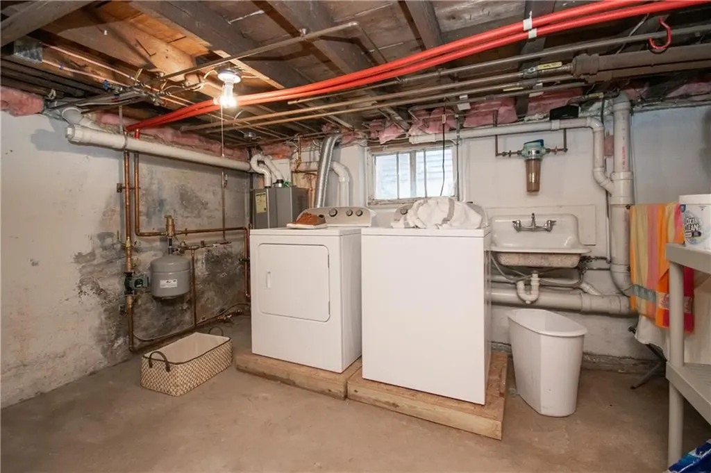 33 Slocum Street Newport RI 02840