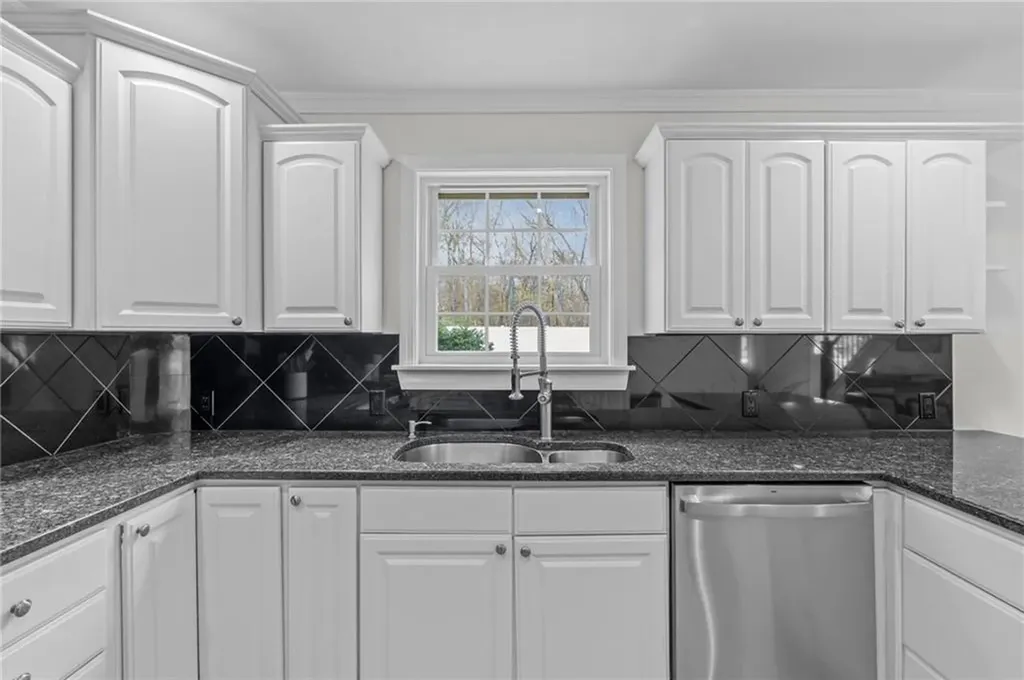 70 Foddering Farm Road Narragansett RI 02882