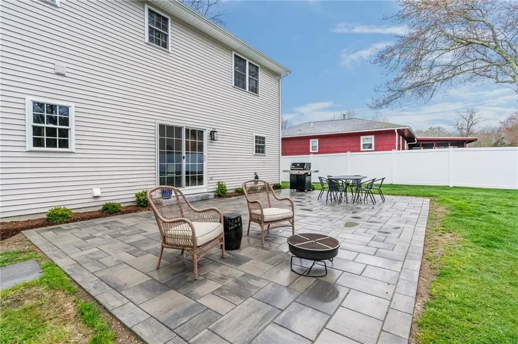 70 Foddering Farm Road Narragansett RI 02882