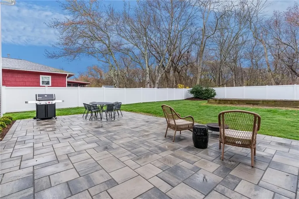 70 Foddering Farm Road Narragansett RI 02882