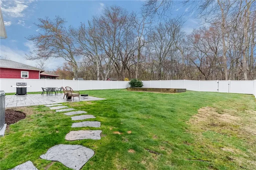 70 Foddering Farm Road Narragansett RI 02882