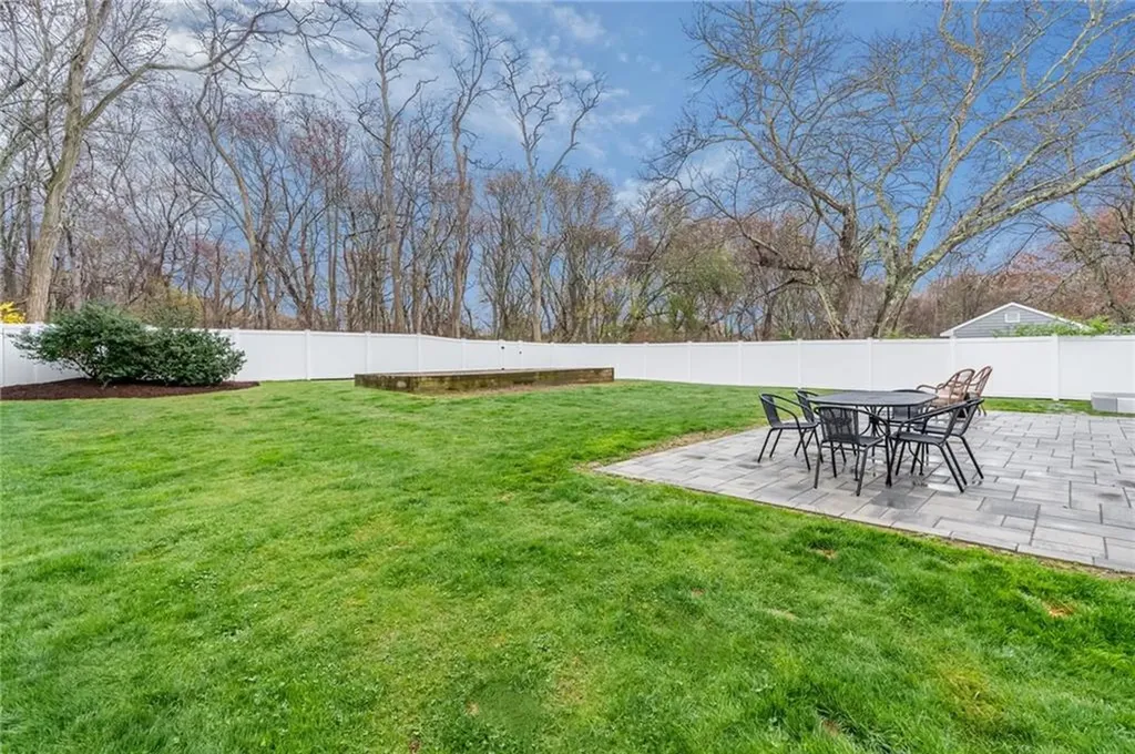 70 Foddering Farm Road Narragansett RI 02882