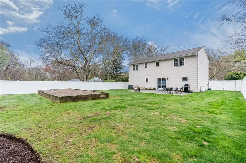 70 Foddering Farm Road Narragansett RI 02882
