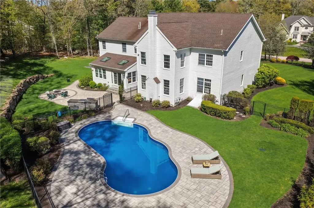 30 Lenihan Lane East Greenwich RI 02818