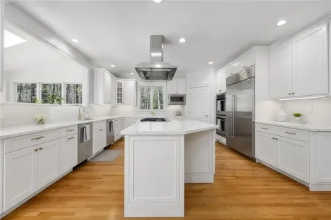 30 Lenihan Lane East Greenwich RI 02818