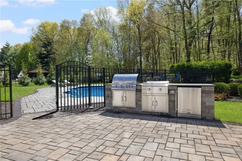 30 Lenihan Lane East Greenwich RI 02818