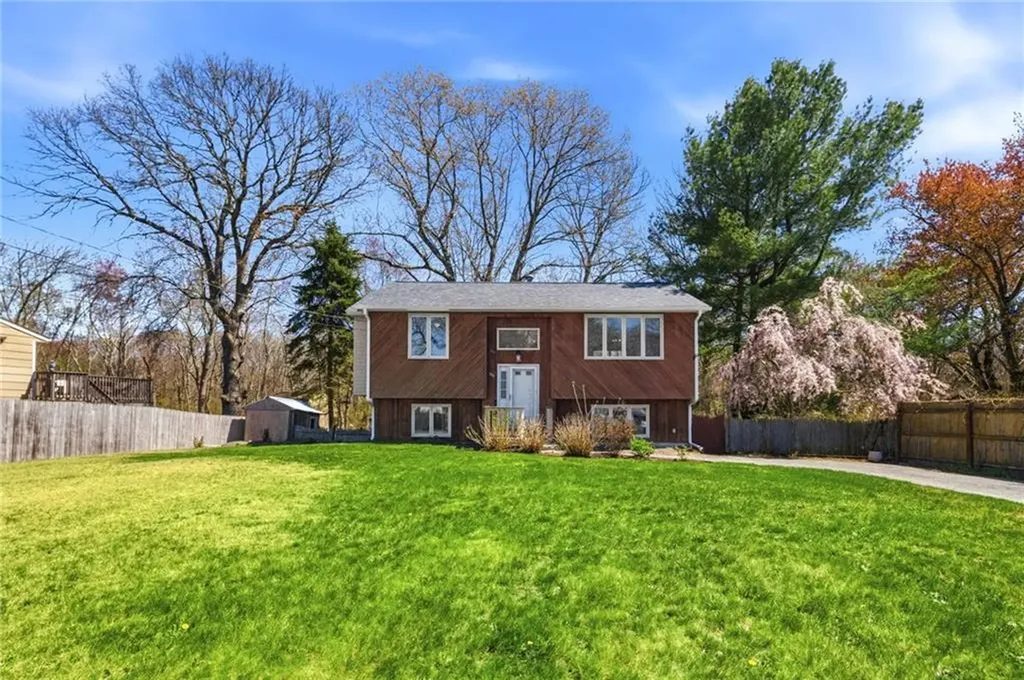 80 Oakside Street Warwick RI 02889
