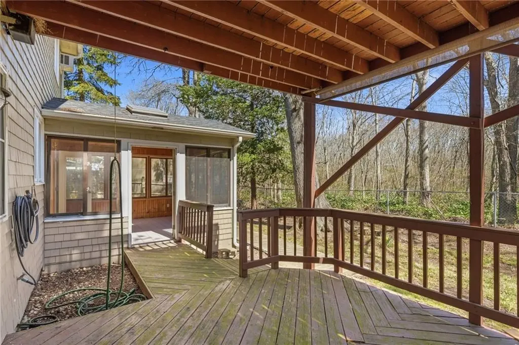 80 Oakside Street Warwick RI 02889