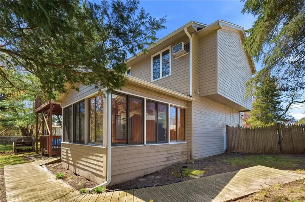 80 Oakside Street Warwick RI 02889