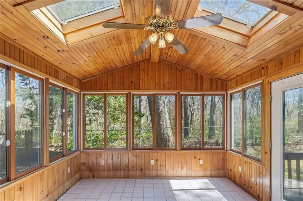 80 Oakside Street Warwick RI 02889