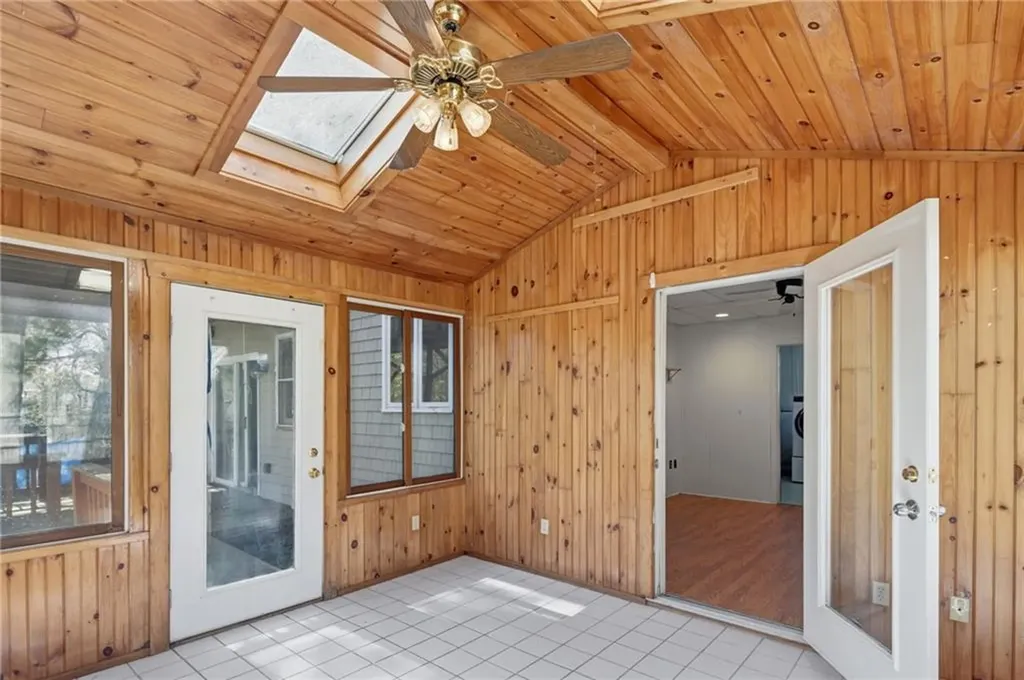 80 Oakside Street Warwick RI 02889