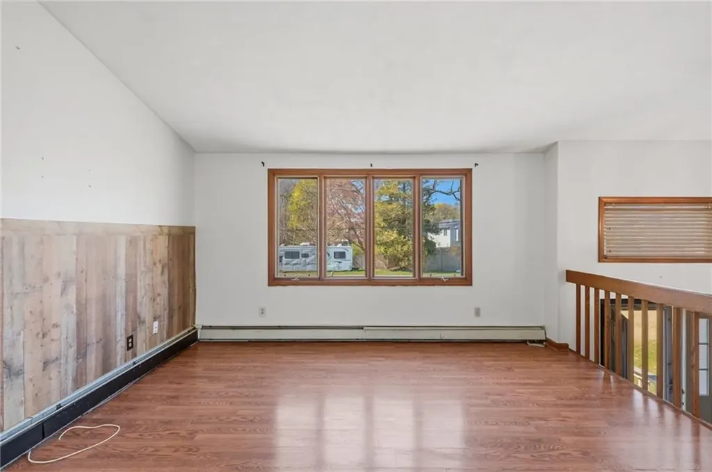 80 Oakside Street Warwick RI 02889
