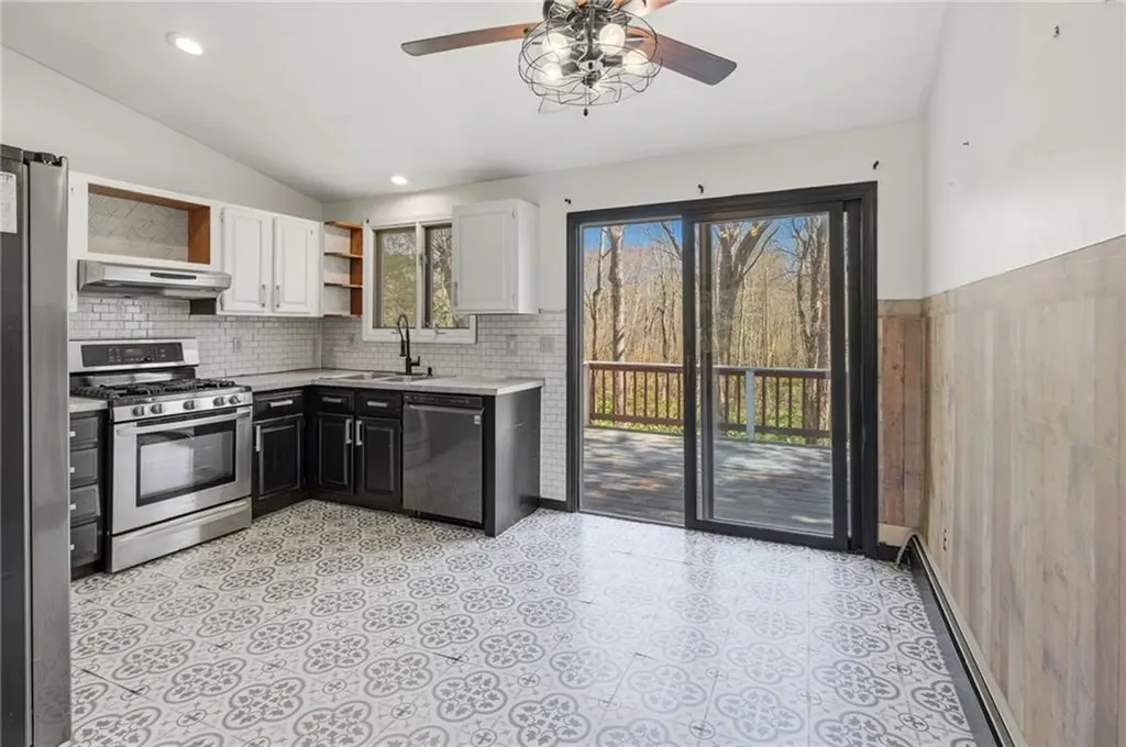 80 Oakside Street Warwick RI 02889