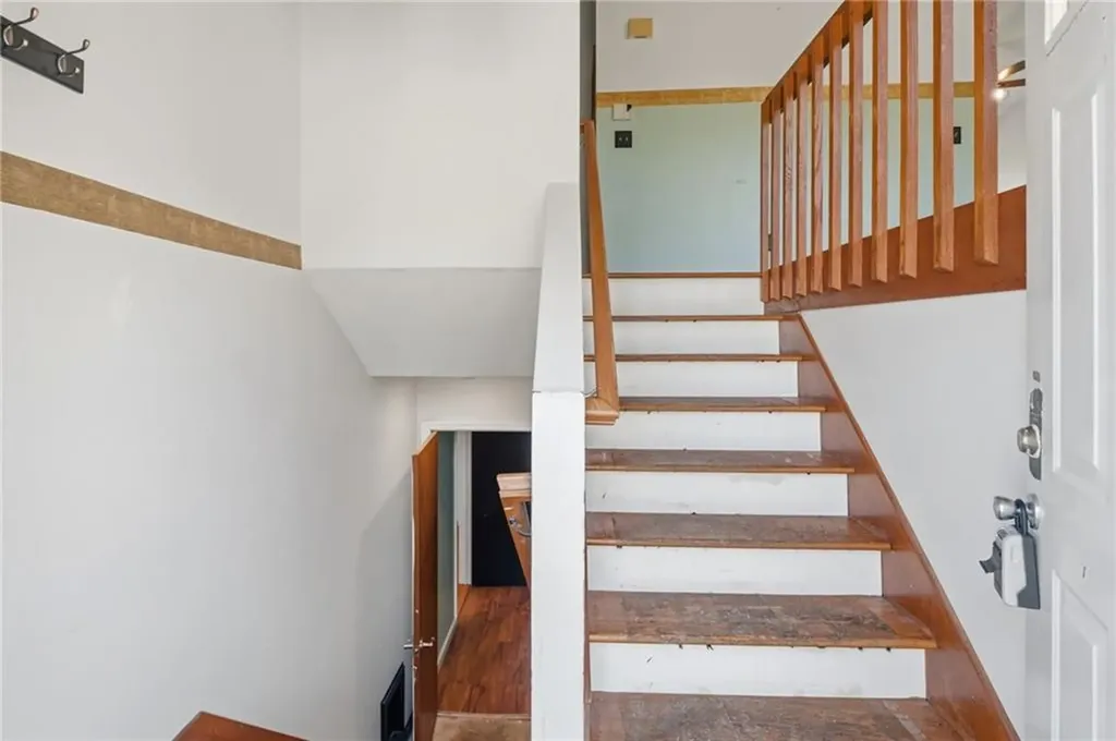 80 Oakside Street Warwick RI 02889