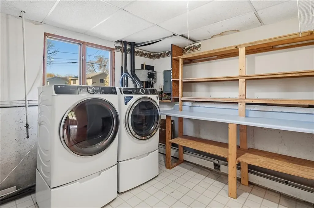 80 Oakside Street Warwick RI 02889