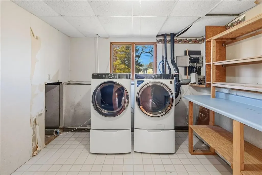 80 Oakside Street Warwick RI 02889