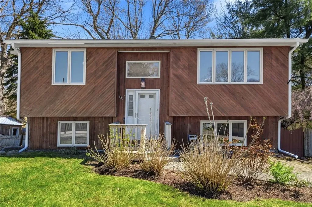 80 Oakside Street Warwick RI 02889