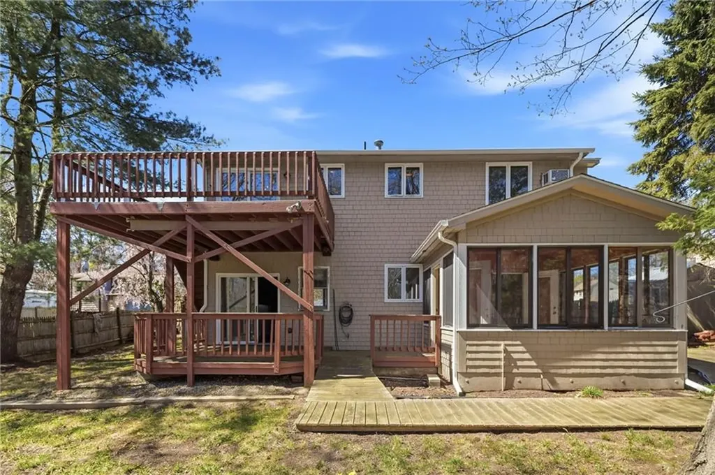 80 Oakside Street Warwick RI 02889