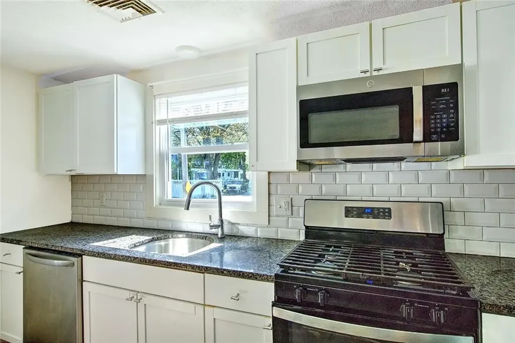 8 Ashby Street Johnston RI 02919